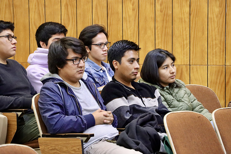 Estudiantes asistentes en el IV Encuentro Anual de Investigación 